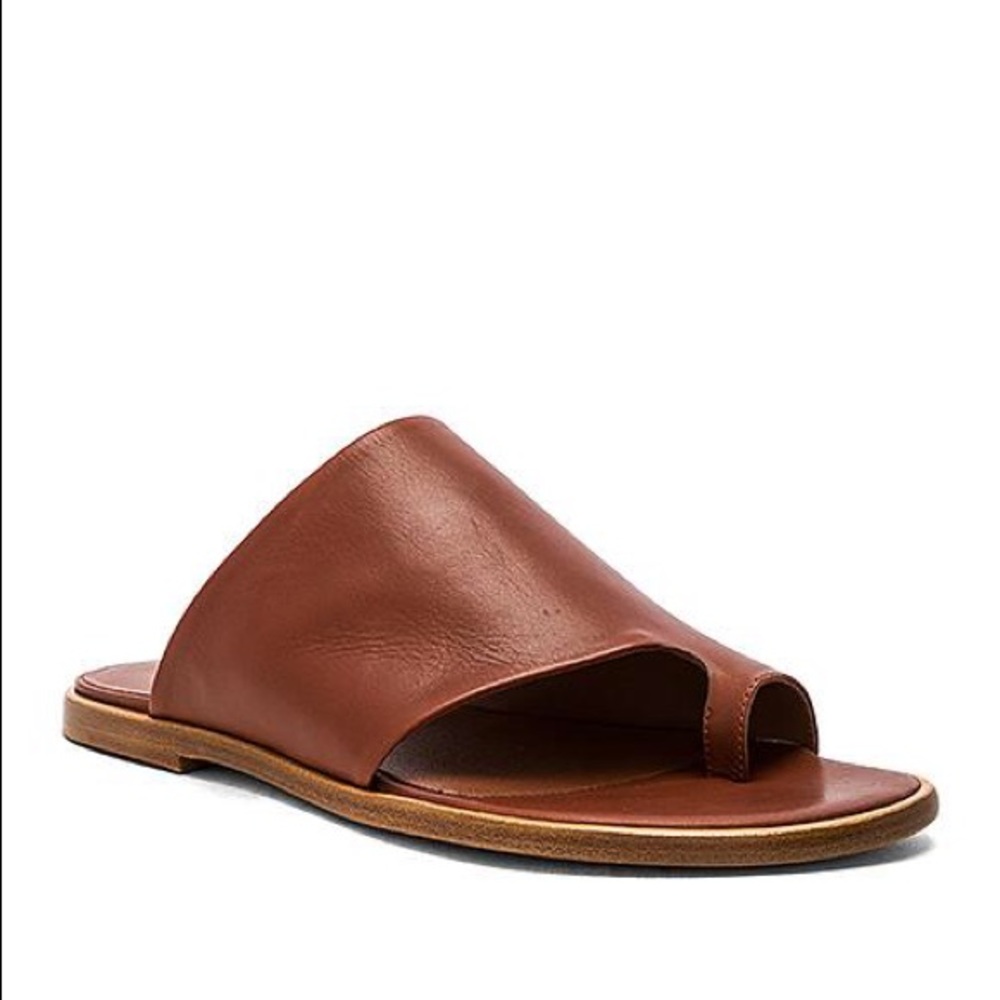 Vince Edris Leather Toe-Loop Sandals